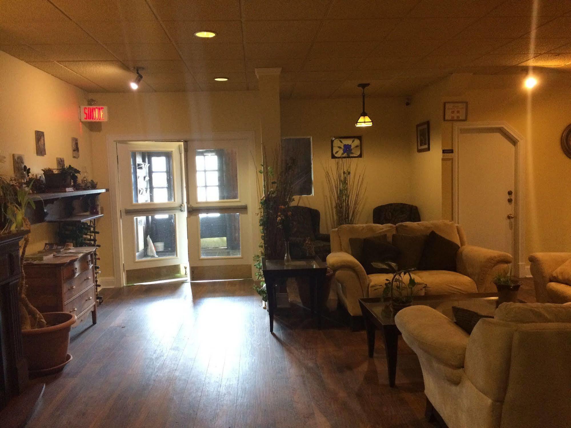 Hotel Cowansville 3* Cowansville