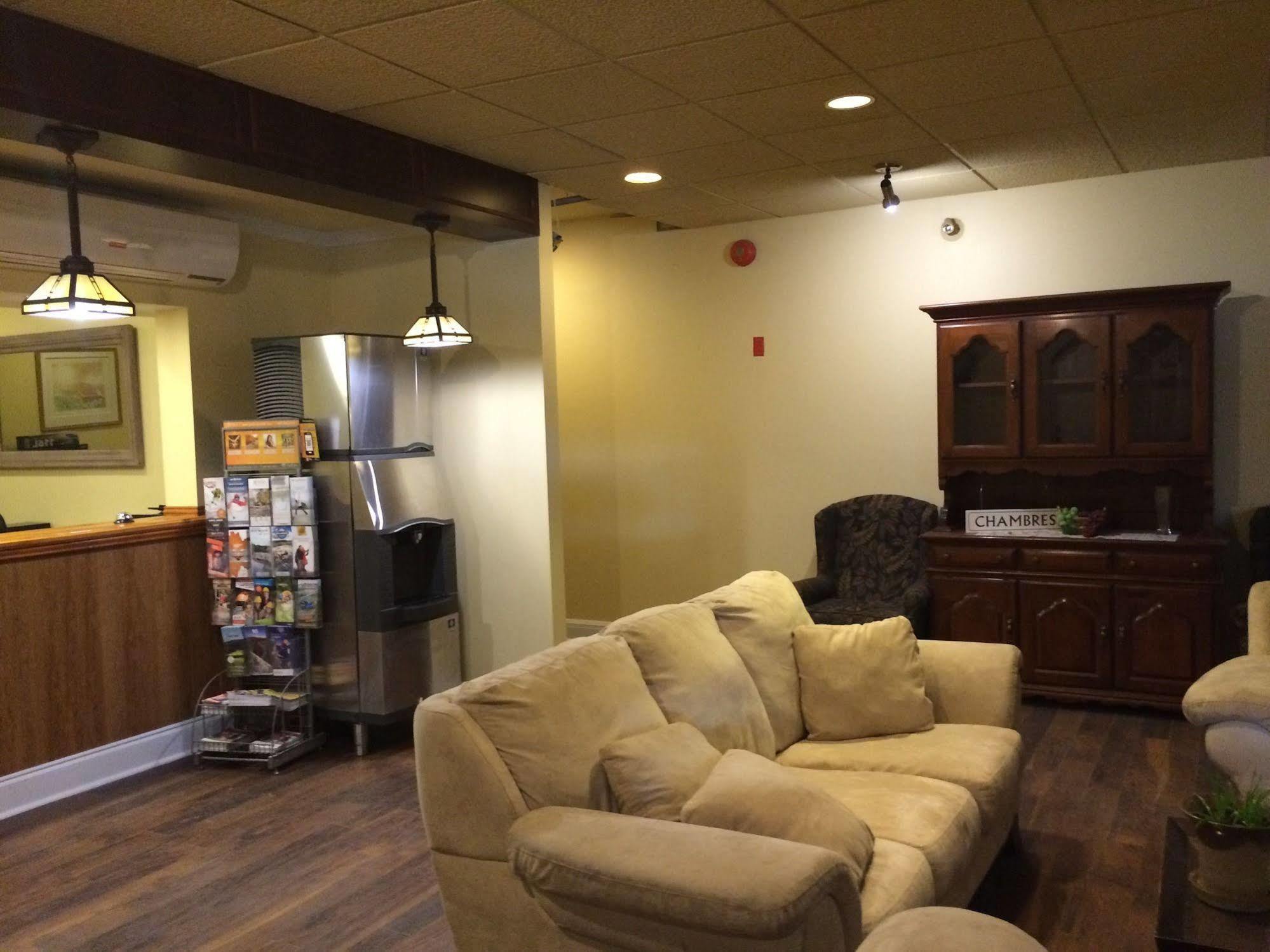 Hotel Cowansville 3* Cowansville